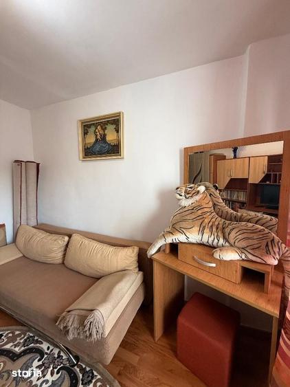 Apartament cu 3 camere în Cetate