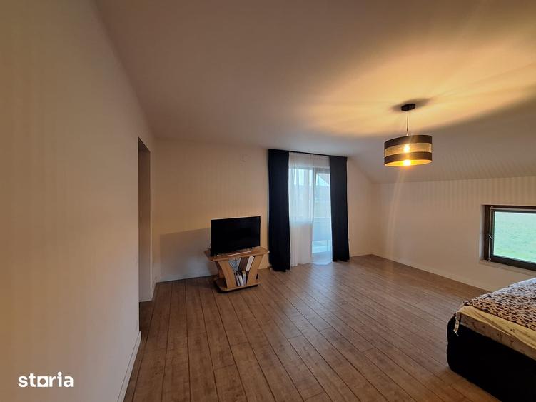 Casă cu 4 camere cu Teren 1400 Mp în Central