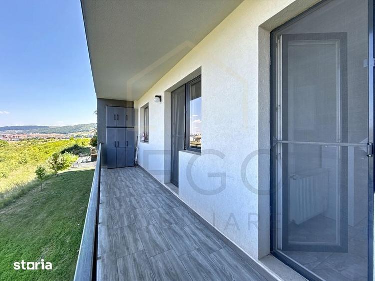 Apartament cu 3 camere semidecomandat în Florești