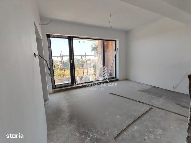 Casă cu 4 camere în Palazu Mare