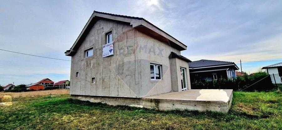 Casă individuală cu 4 camere cu Teren 397 Mp în Șofronea