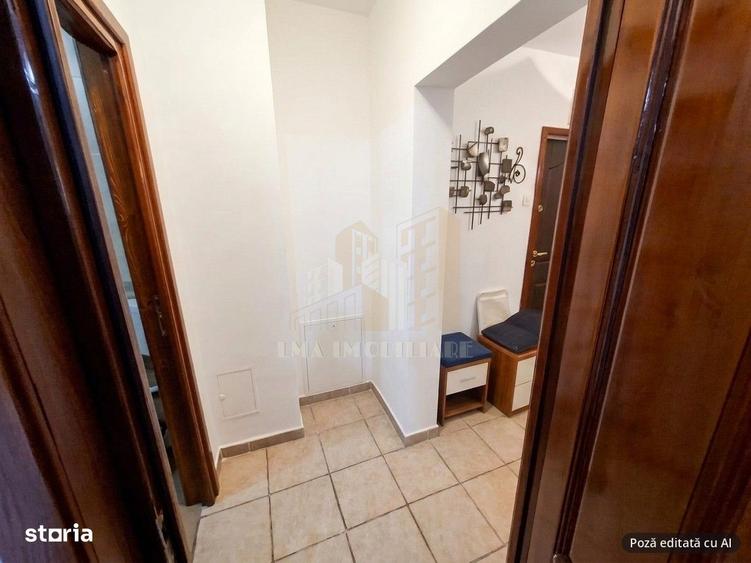 Apartament cu 4 camere semidecomandat în Triaj