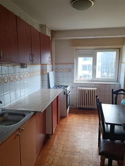 Apartament cu 3 camere decomandat, mobilat în Unirii