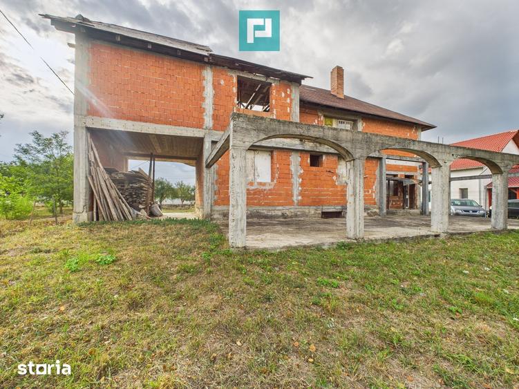 Casă cu 5 camere cu Teren 1455 Mp în Zădăreni