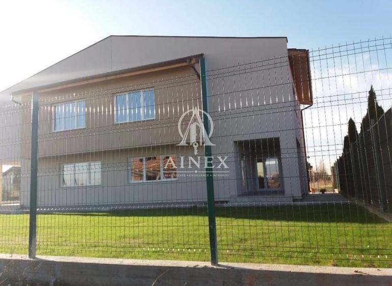 Casă individuală cu 8 camere cu Canalizare în Dumbrăvița