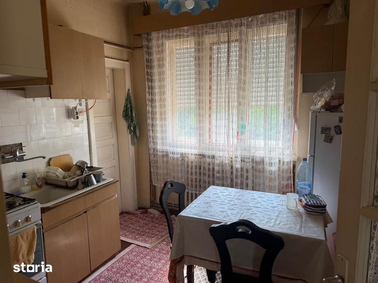 Casa de locuit S+P+1, Zona Titulescu - 7
