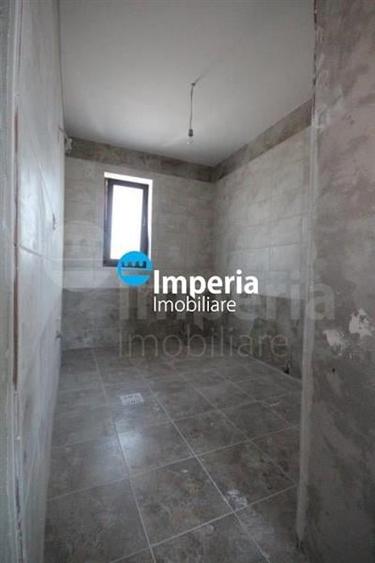 Casă individuală cu 3 camere cu Teren 230 Mp în Balciu