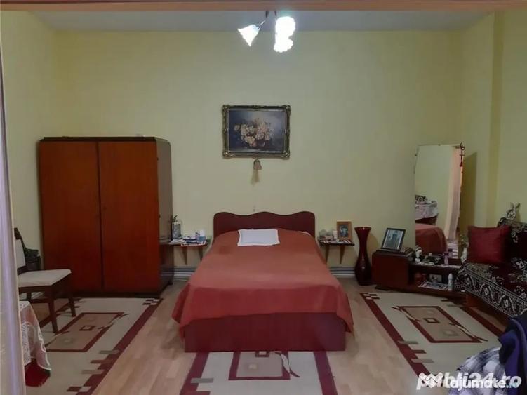 Casă cu 4 camere cu Teren 590 Mp în Central