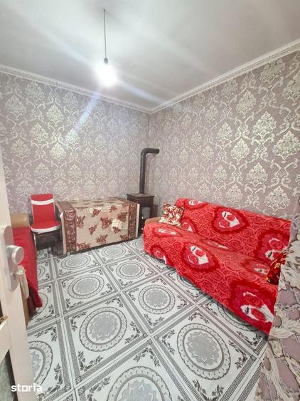 De vanzare casa in Roman, zona Piata Mare, teren 590mp, Pret 50000euro - 2