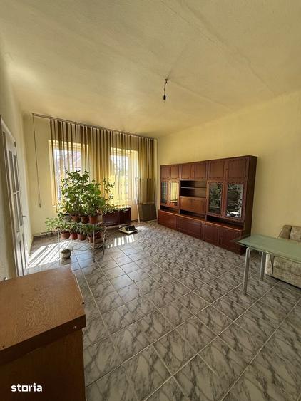 Casă cu 5 camere cu Teren 1700 Mp în Șura Mică