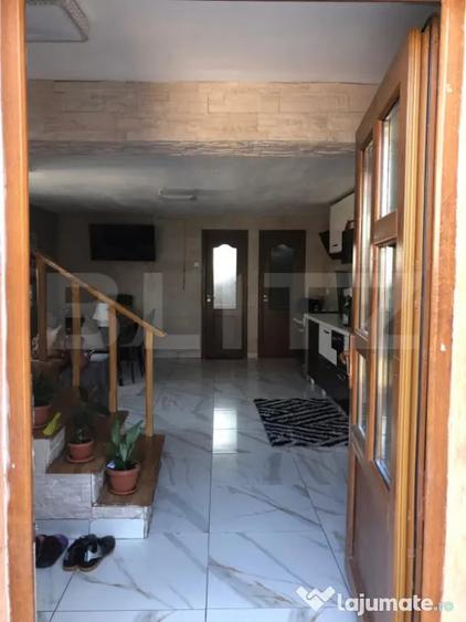 Casă cu 7 camere cu Teren 200 Mp în Săcele