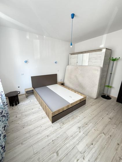 Apartament cu 3 camere semidecomandat, mobilat în Florești