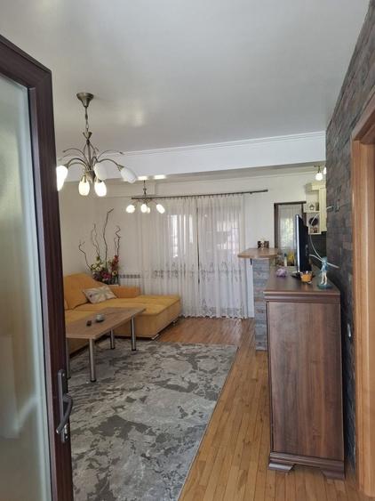 Casă cu 3 camere în Central