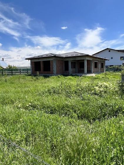 Casă cu 4 camere în Simila