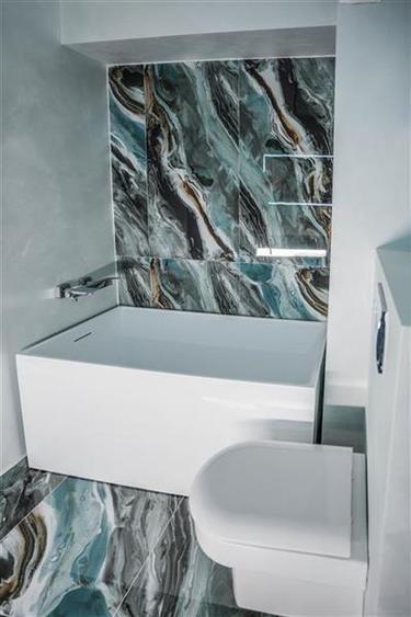 Penthouse cu 3 camere decomandat în Unirii