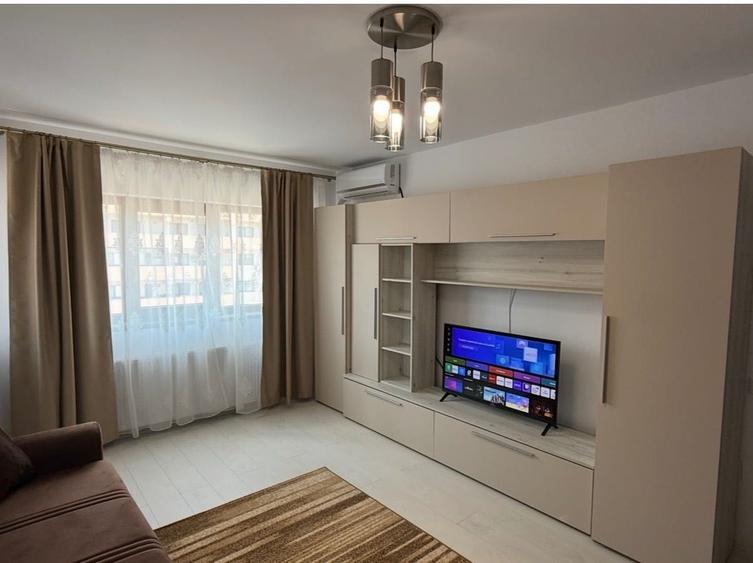 Apartament cu 2 camere decomandat în Exterior Vest