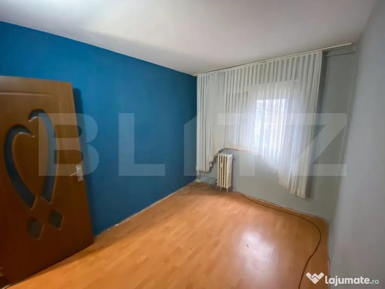 Apartament cu 3 camere decomandat în Rovine