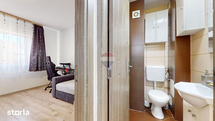 Apartament cu 3 camere decomandat, mobilat în Bartolomeu