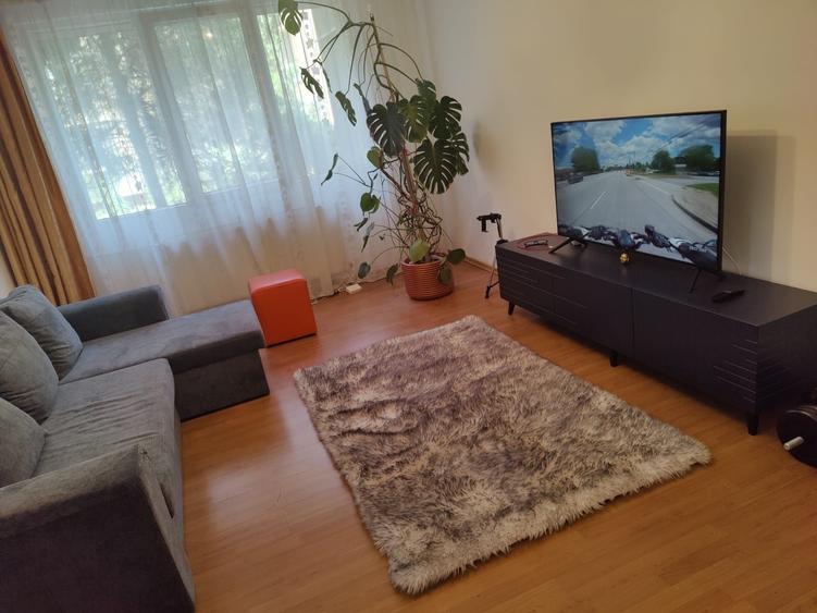 Apartament cu 3 camere decomandat în Drumul Taberei
