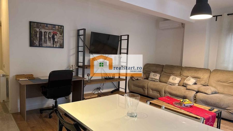 Apartament cu 4 camere decomandat, mobilat în Băneasa