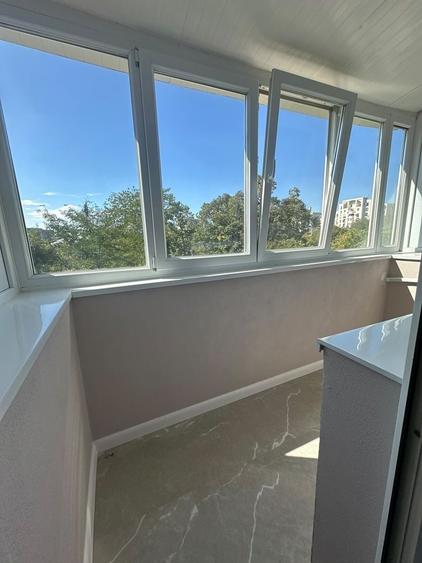 Apartament cu 3 camere semidecomandat, mobilat în Barbu Văcărescu