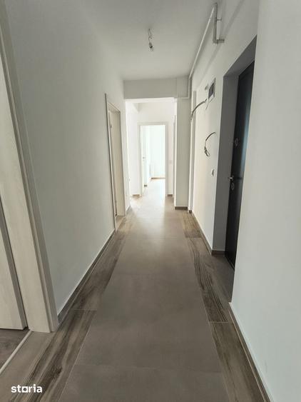 Apartament cu 3 camere în Brâncoveanu
