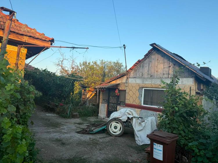 Casă cu 4 camere în Fântânele