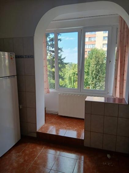 Apartament cu 3 camere decomandat, mobilat în Gării