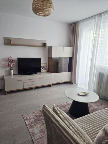 Apartament cu 2 camere semidecomandat în Central