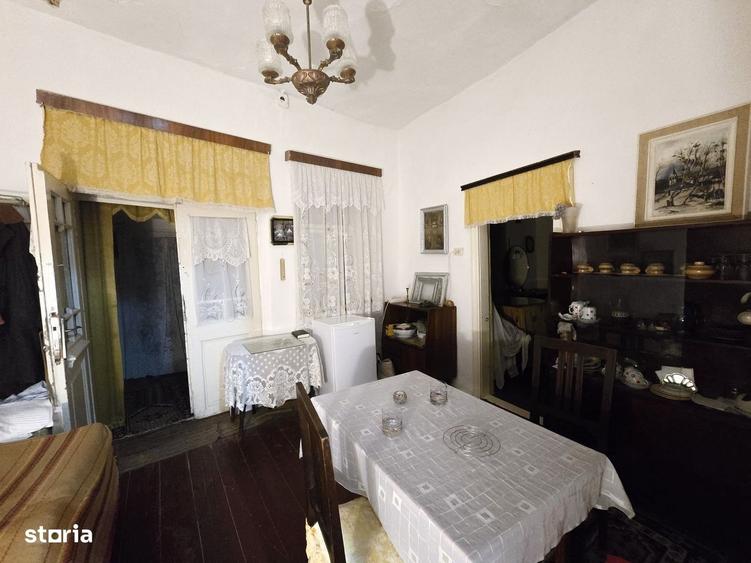 Casă cu 3 camere în Central