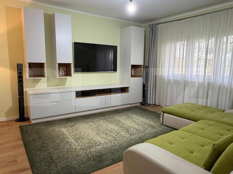 Apartament cu 3 camere decomandat, mobilat în Semicentral