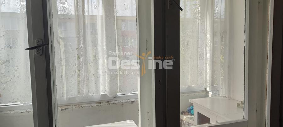 Apartament cu 2 camere semidecomandat, mobilat în Nord-Vest