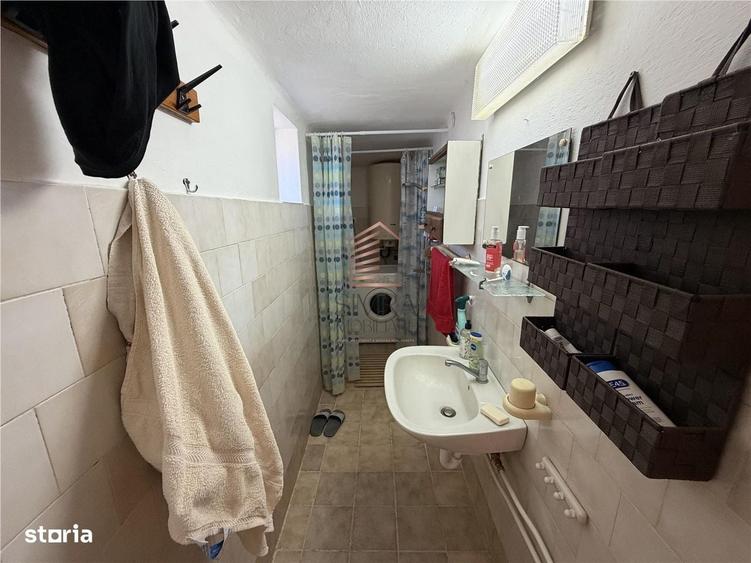 Casă cu 3 camere decomandat în Cheresig