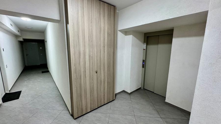 Apartament cu 4 camere decomandat, mobilat în Tractorul
