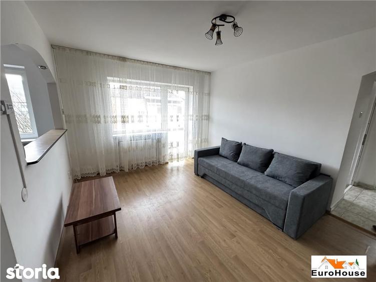 Apartament cu 2 camere semidecomandat în Cetate