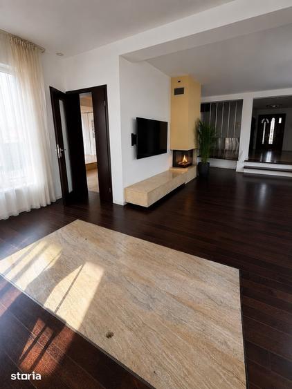 Casă cu 6 camere cu Teren 1753 Mp în Dumbrăvița