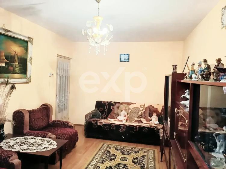 Apartament cu 3 camere decomandat, mobilat în Mioveni