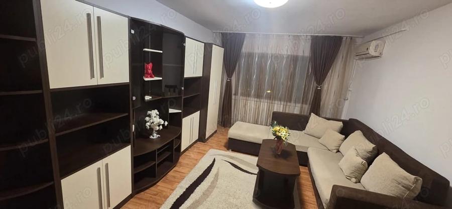Apartament cu 3 camere semidecomandat, mobilat în Aradului