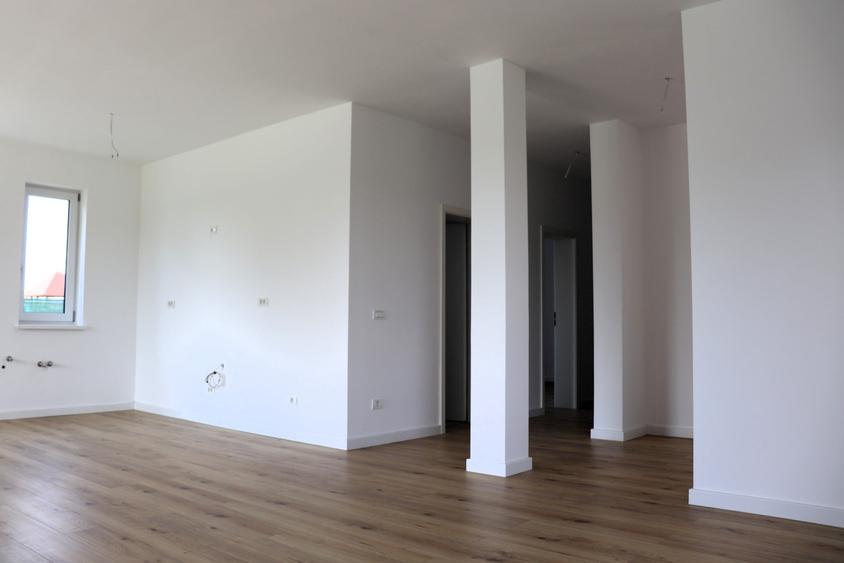 Casă cu 4 camere cu Teren 350 Mp în Nord