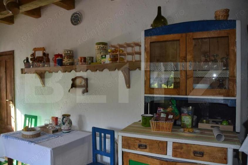 Casă individuală cu 6 camere cu Canalizare în Buru