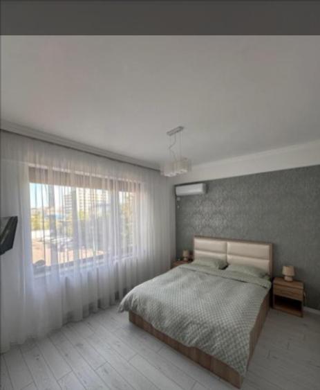 Apartament cu 3 camere decomandat, mobilat în Faleza Nord