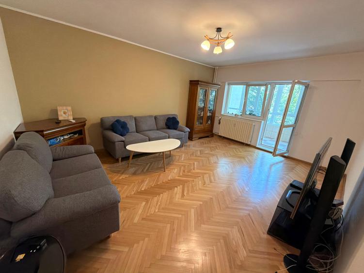 Apartament cu 4 camere decomandat în Sebastian