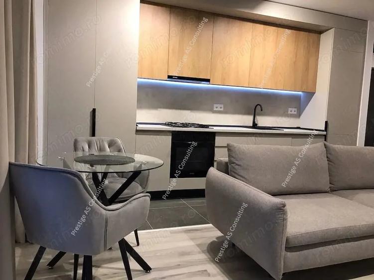 Apartament cu 3 camere semidecomandat în Lipovei