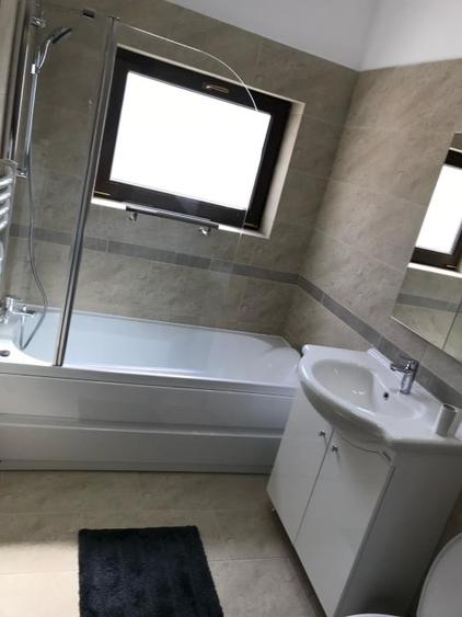 Apartament cu 2 camere semidecomandat, mobilat în Central