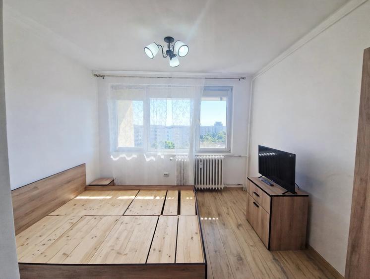 Apartament cu 3 camere semidecomandat, mobilat în Obor