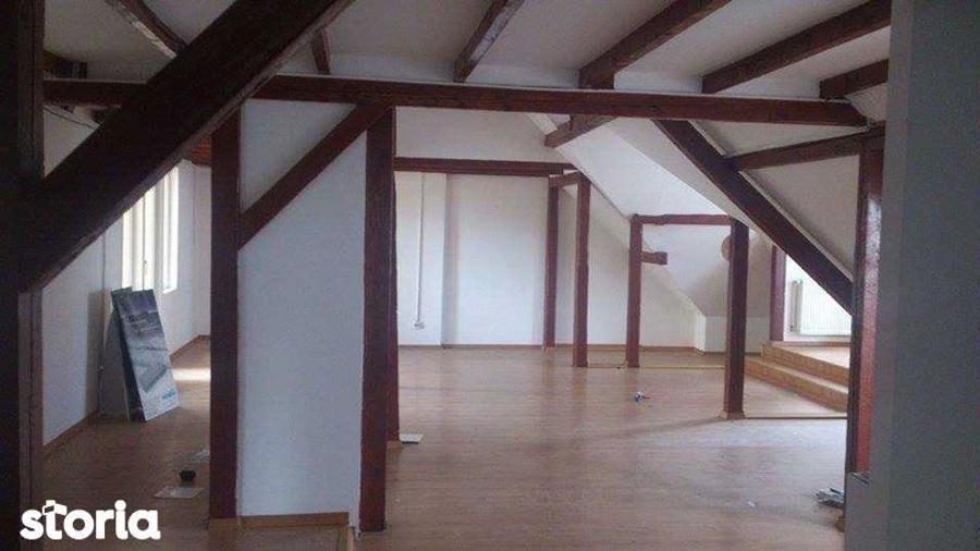 Casă cu 3 camere cu Teren 180 Mp în Titan