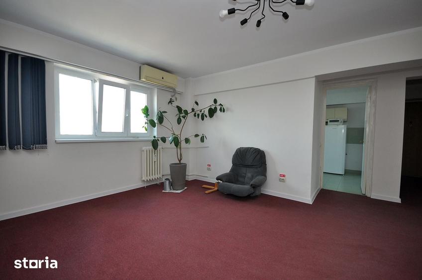 Apartament cu 4 camere în Obor