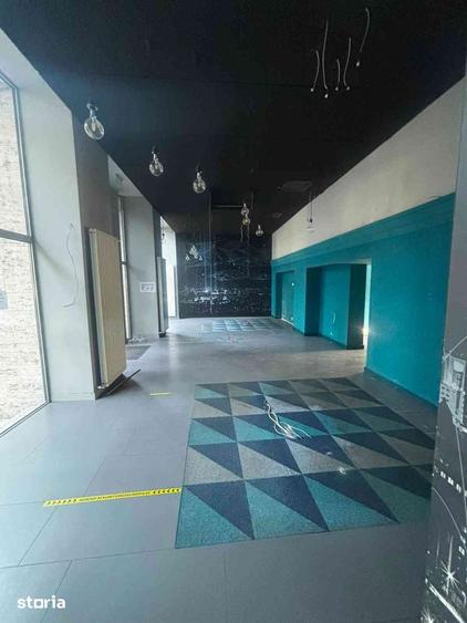 Spațiu comercial, de 120 mp, în Centrul Civic