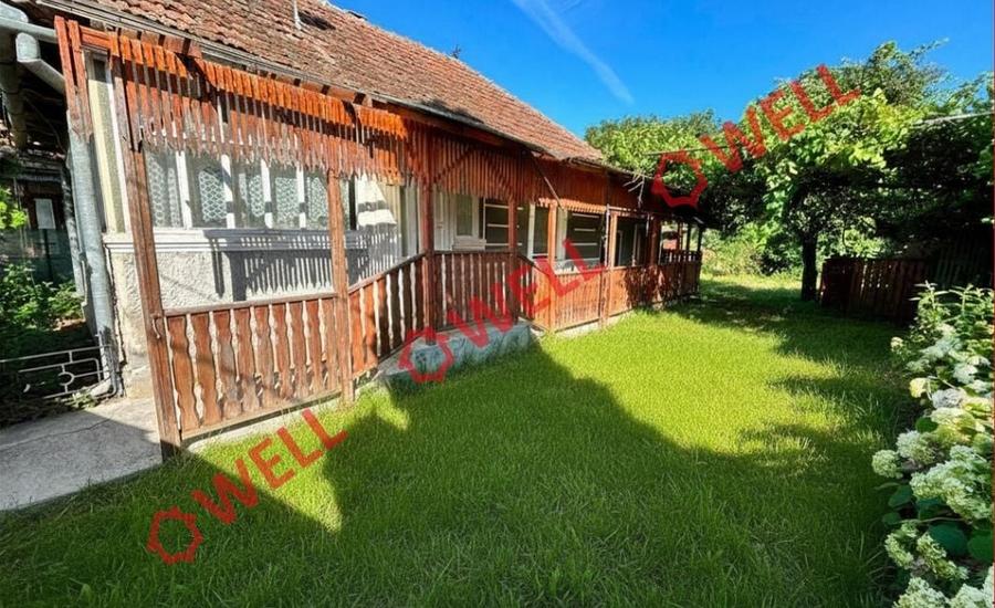 Casă individuală cu 2 camere cu Teren 800 Mp în Cernat