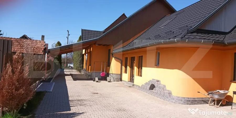 Casă cu 2 camere cu Teren 2667 Mp în Central